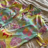 Эпилятор Panasonic, джинсы Lee, ремень Calvin Klein, рубашка, лампа, колонка JBL 5