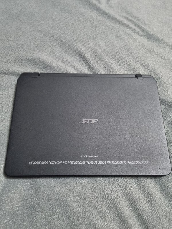 Ноутбук Acer с зарядным устройством 2