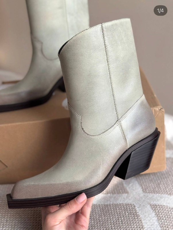 кожаные казаки Zara, резиновые сапоги Ganni