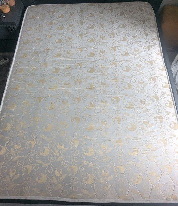 Матрас 140x200 см