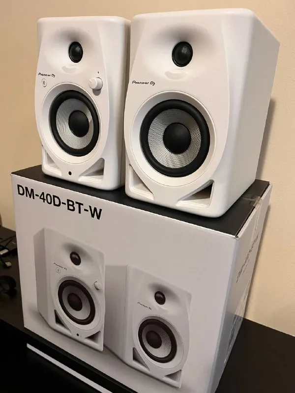 Pioneer DJ DM-40D-BT-W студийные мониторы 1