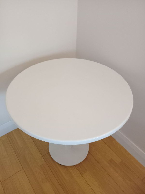 Круглый белый стол диаметр 80 см, высота 80 см 3