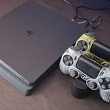 PS4 Slim 1