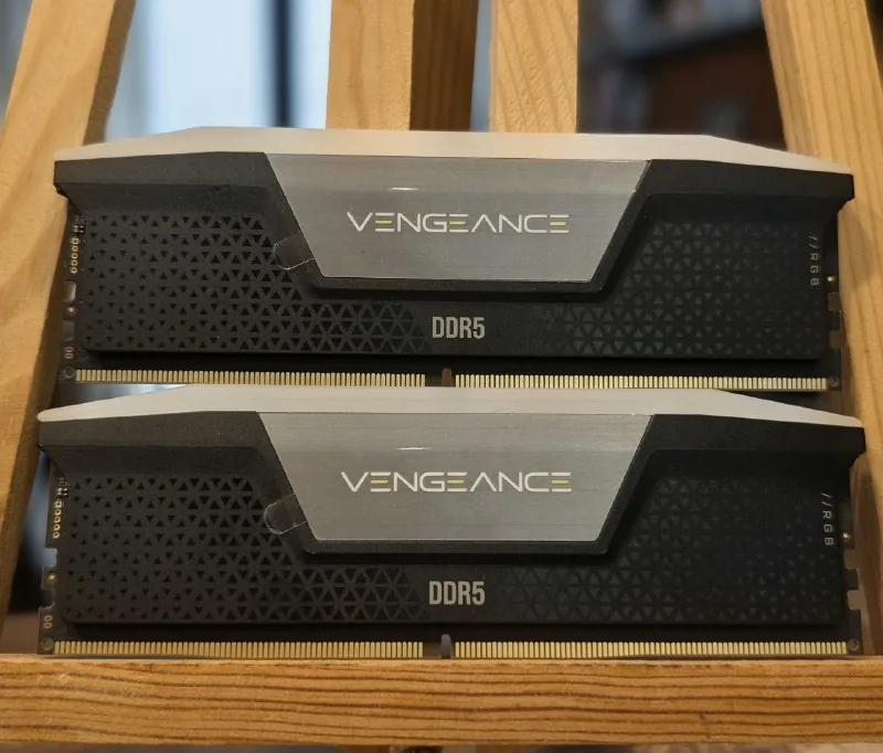 Оперативная память Corsair Vengeance RGB DDR5 32 ГБ 1
