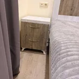 Кровать с двумя прикроватными тумбами 3
