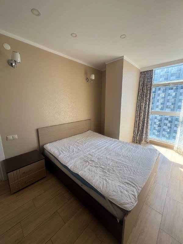 Кухня стол стулья, кровать с матрасом и шкаф, тумба под ТВ, тумба прикроватная, вешалка 4