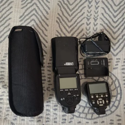 Вспышка Yongnuo YN860L, трансмиттер Yongnuo YN560-TX II
