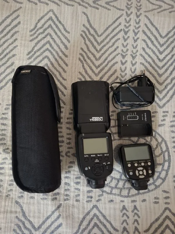 Вспышка Yongnuo YN860L, трансмиттер Yongnuo YN560-TX II