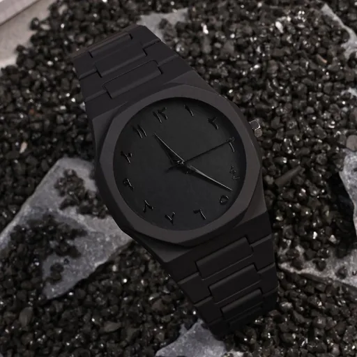 Часы в стиле Total Black