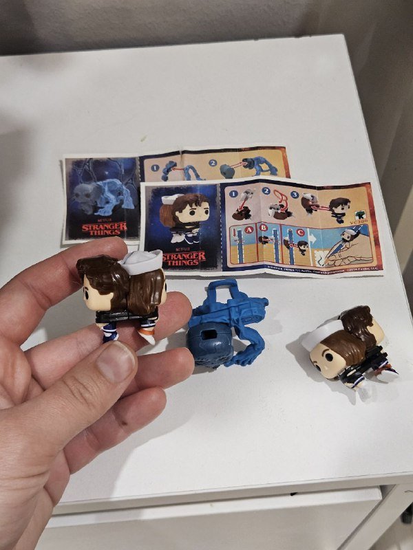 Игрушки Kinder Joy Stranger Things Векна Робин Стив 2