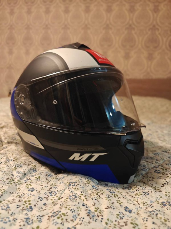 Модулярный шлем MT helmets с солнечными очками