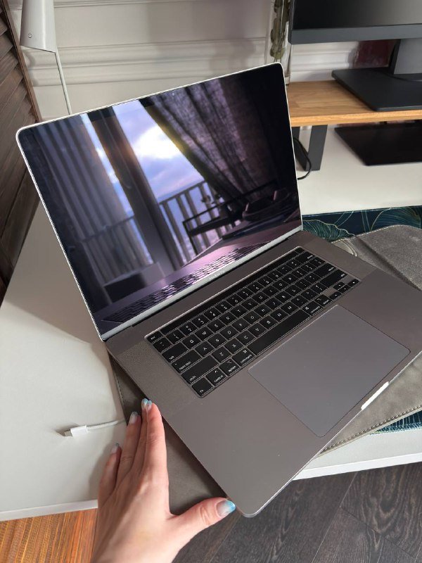 MacBook Pro 16 2019 i7 16GB 512GB