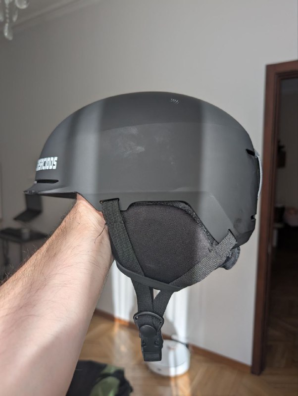 Доска с креплениями и ботами, шлем, очки, рюкзак, сумка 2