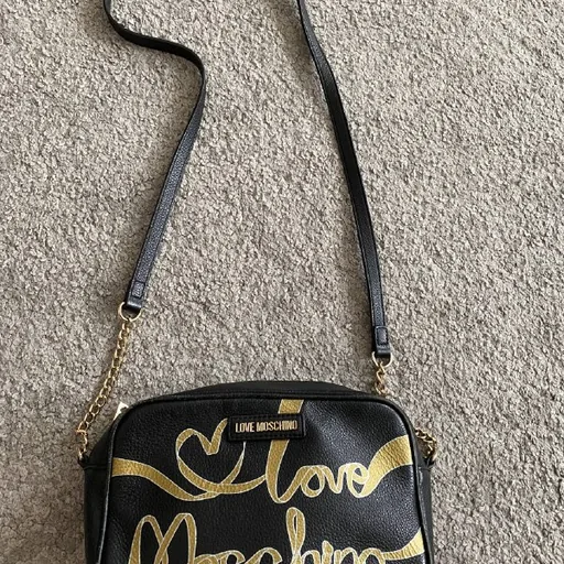 Кожаная сумка Love Moschino