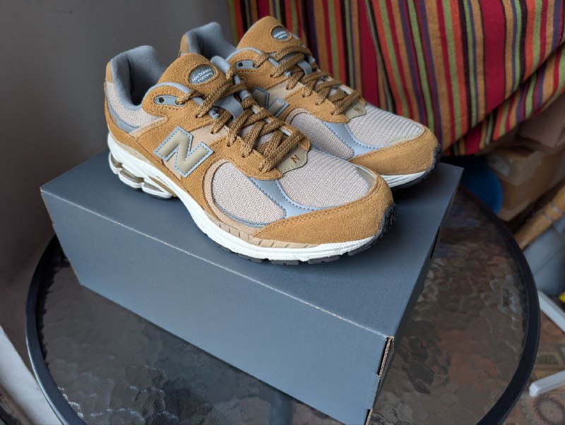 Кроссовки New Balance 2002, размер 42 EU