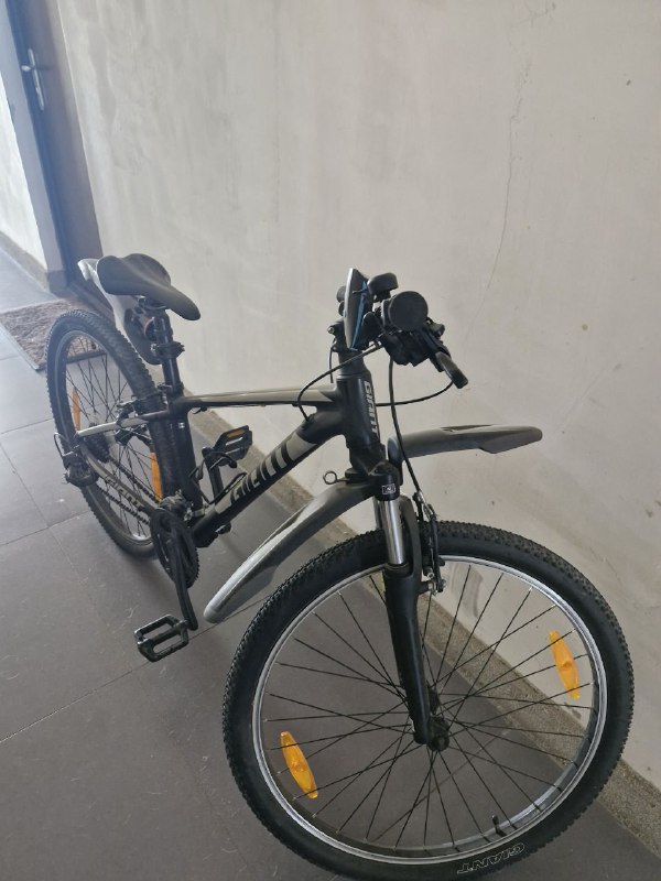 Велосипед GIANT почти новый 2