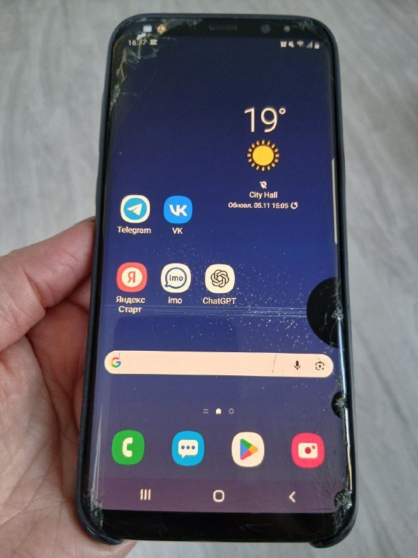 Samsung Galaxy S8 с треснутым экраном