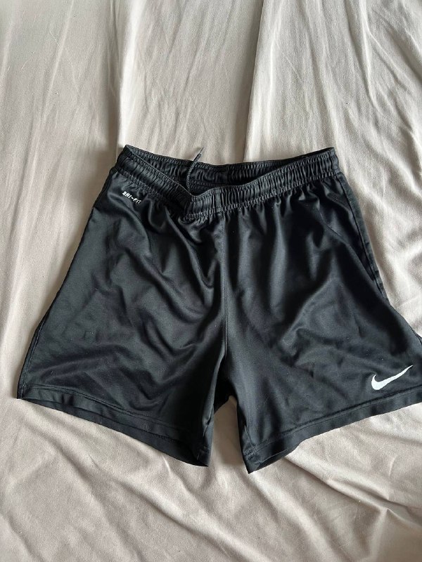 шорты Kappa, футболка Adidas, шорты Nike, свитер, костюм 4