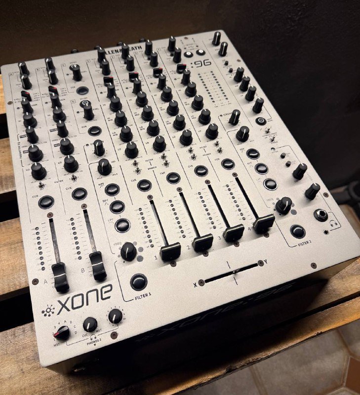 Allen&heath Xone 96 микшерный пульт 3