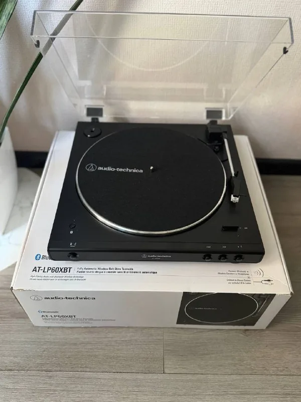 Проигрыватель виниловых пластинок Audio-Technica AT-LP60XBT