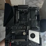 Gigabyte X570 AORUS PRO материнская плата 1