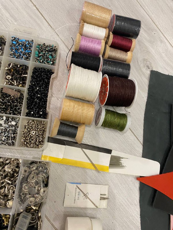 Набор материалов и инструментов для кожевников 6