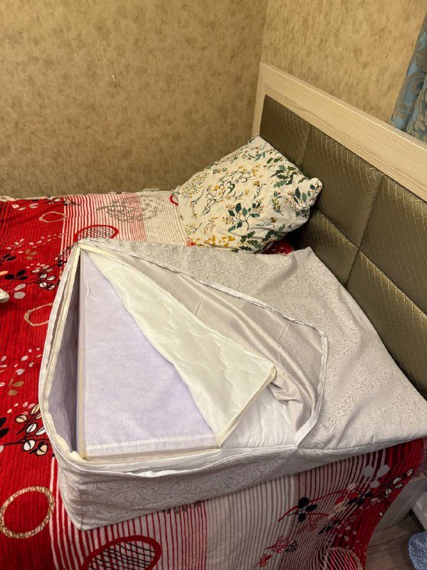 Клиновидная подушка с чехлом и наволочкой 3