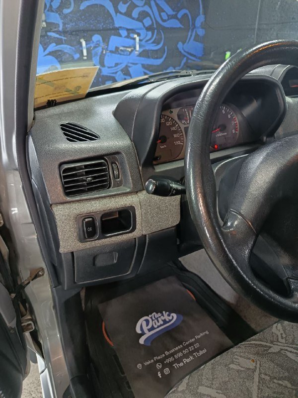 Автомобиль Mitsubishi Pajero 1998 года 8