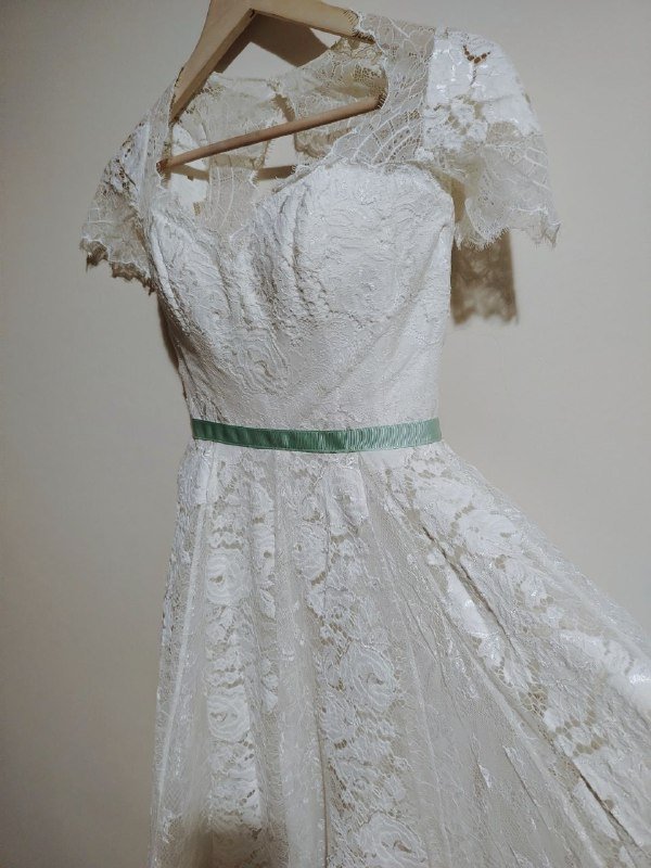 Свадебное платье ажурное экрю размер 42 с поясом