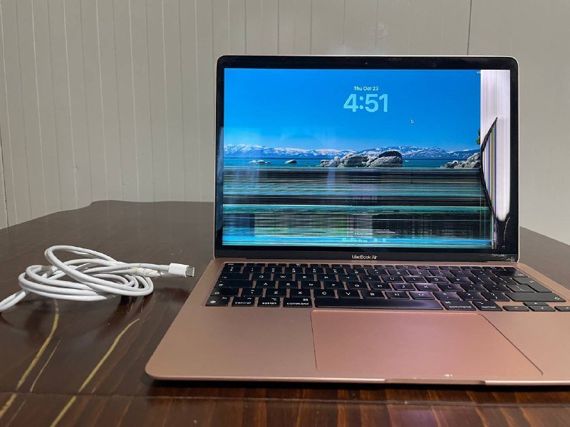 MacBook Air M1 Rose Gold 8/256GB с битой матрицей 2