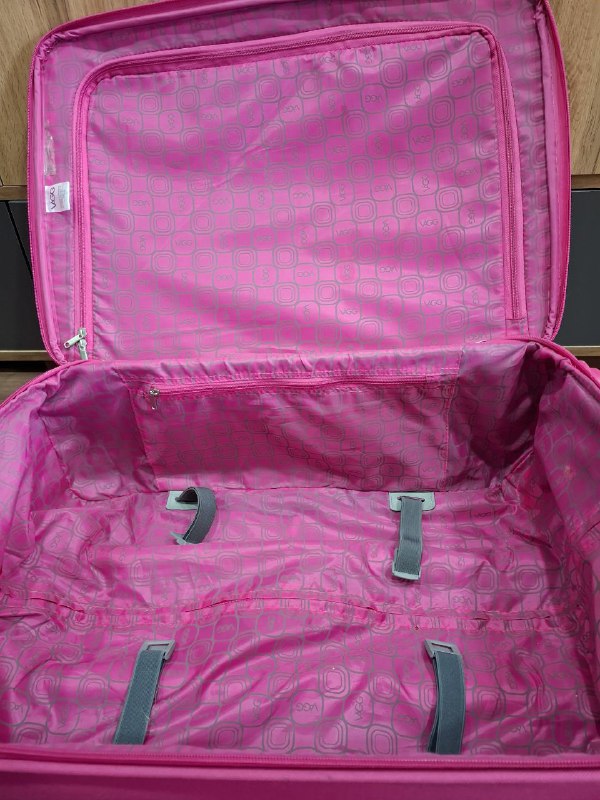 Розовый чемодан большой вместимости 2