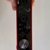 Focusrite Scarlett 2i2 аудиоинтерфейс 2