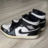 Nike Air Jordan 1 Mid Carbon Fiber 4