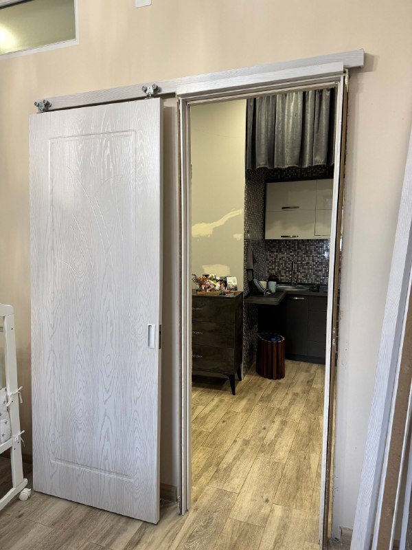 Раздвижная дверь с коробкой и направляющей 2