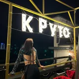 Чёрно-белый топ с открытой спиной 1