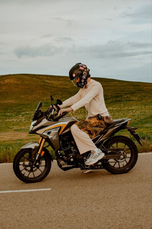 Мотоцикл Honda cb200x 2023