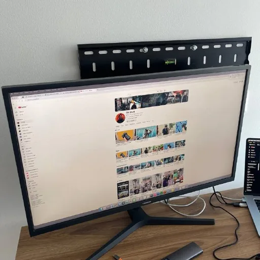 Монитор Samsung 31,5” 4К
