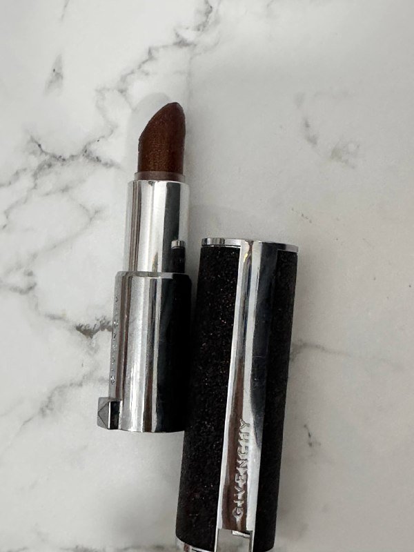 Помада Givenchy, масло для губ Victoria's Secret, La Mer, тени для век 2