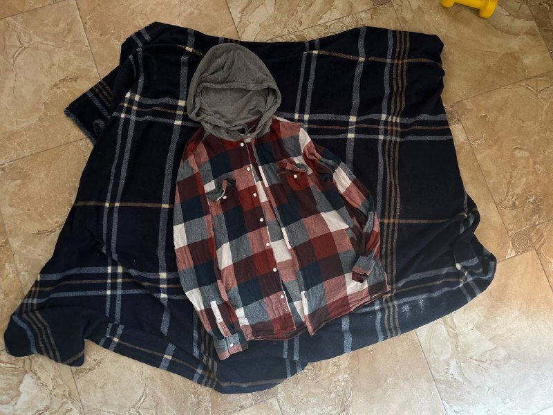 Мужская рубашка с капюшоном в клетку