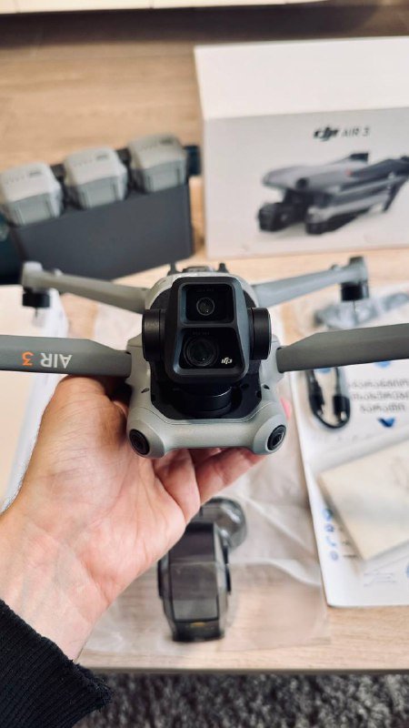 DJI Air 3 дрон и три батарейки 3