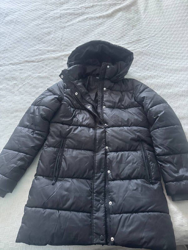 Черная куртка размер S