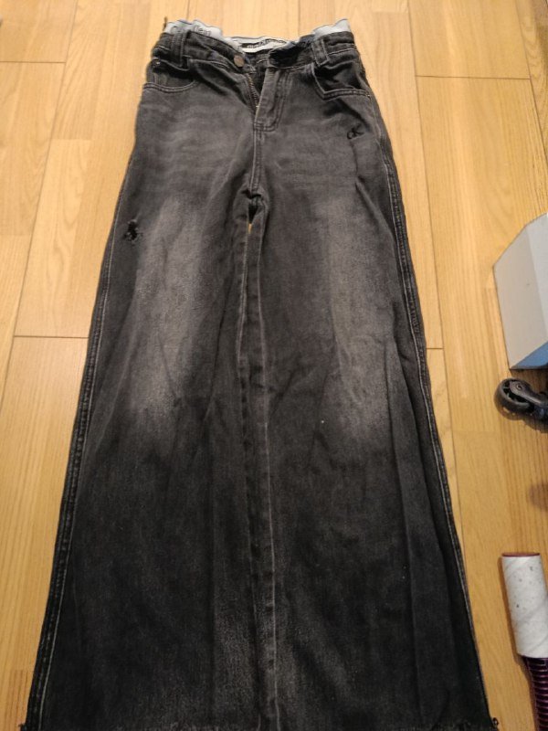 Джинсы, брюки, футболки, носки, тапочки