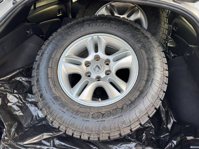 2 колеса AT 265/70/17 на дисках Lexus