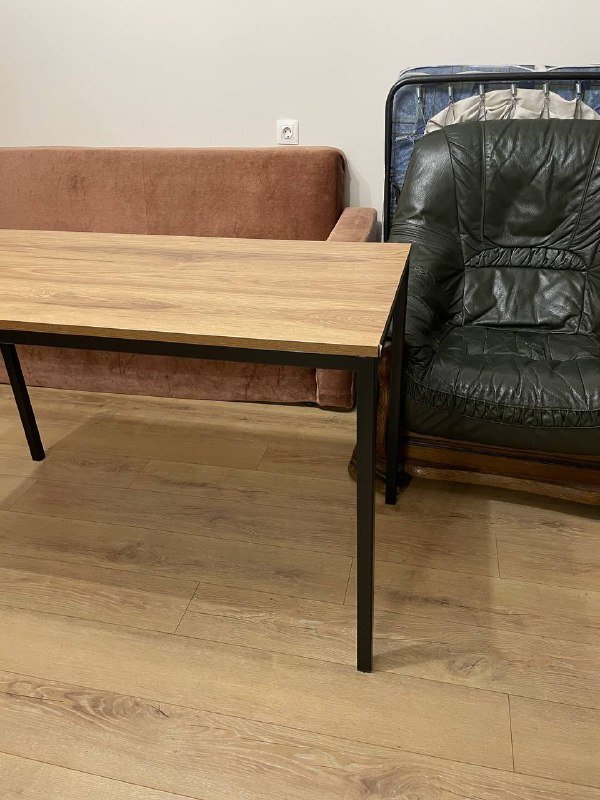 Зеркало подвесное и рабочий стол 5