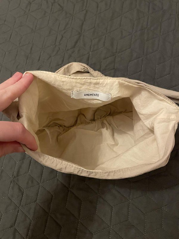 Гирлянда Jysk, бежевая нейлоновая сумка Amomento, тинт Glossier Perfecting Skin Tint 6