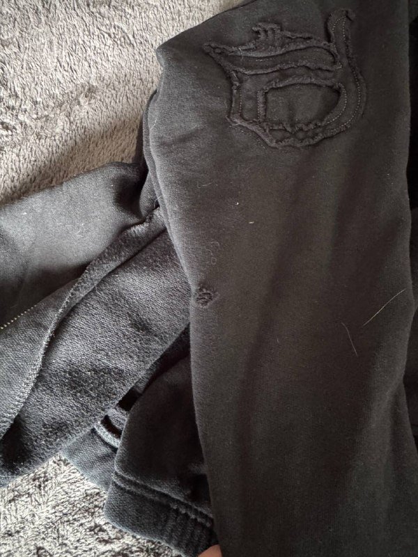 Джинсы Levi’s, футболка Stüssy, зип худи Wasted Paris 6