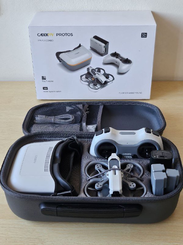 FPV дрон полный комплект с пультом и шлемом 2