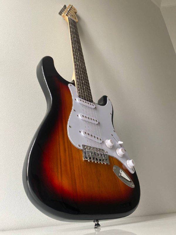 Электрогитара Fender Stratocaster 3
