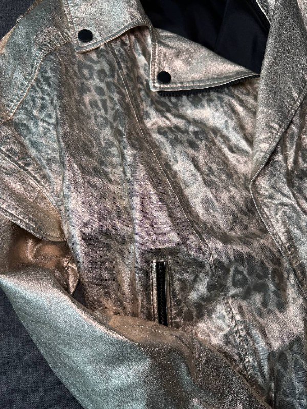 Куртка из натуральной кожи с напылением размер S-M 2