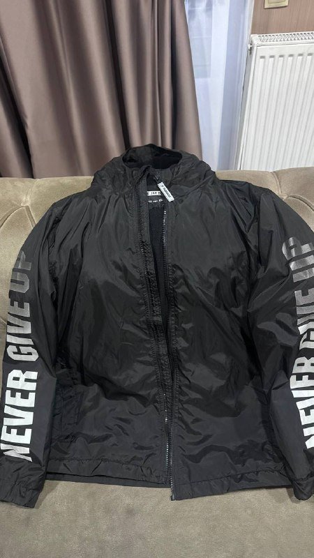 Рюкзак, куртка, жилет, худи, джинсы, шорты, футболка для мальчика 4